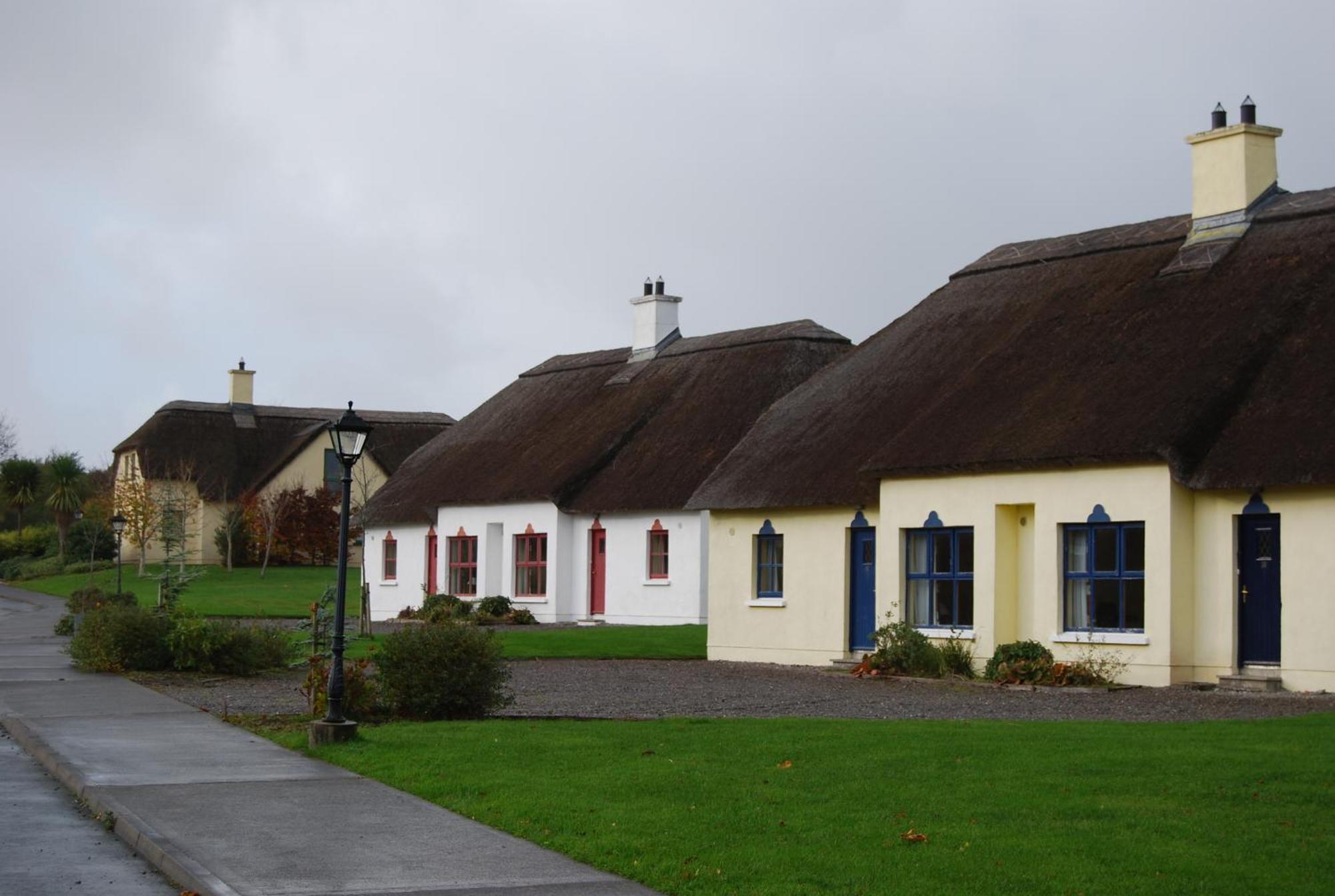 Old Killarney Cottages Экстерьер фото